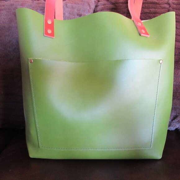BNNU Portland Leather Goods PLG Classic Medium Tote Bag in Green Apple - Picture 2 of 3